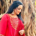 Shweta Menon Instagram - Stylist: @tharunya_vk Wardrobe: @houseofemkay Accessories : @happybeam.in MUA : @sijanmakeupartist Nails by : @_nail_on_sale_