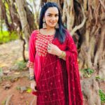 Shweta Menon Instagram - Stylist: @tharunya_vk Wardrobe: @houseofemkay Accessories : @happybeam.in MUA : @sijanmakeupartist Nails by : @_nail_on_sale_