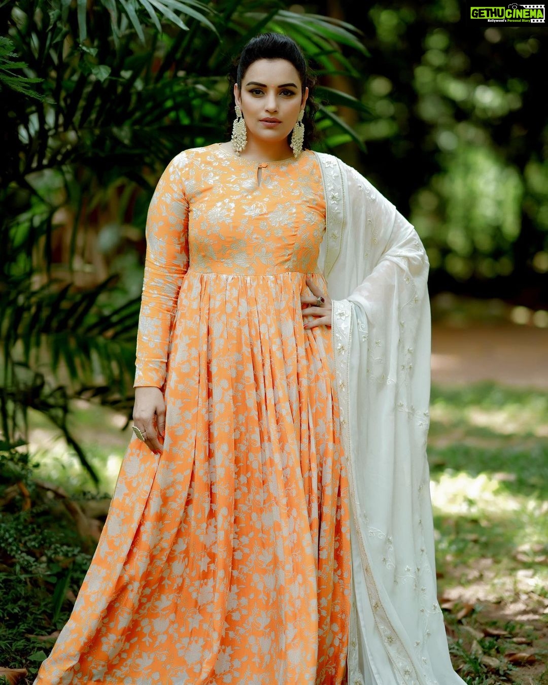 Shweta Menon Instagram - Stylist: @tharunya_vk Wardrobe: @houseofemkay Accessories: @kaya_online_ MUA : @avinash_s_chetia Shots : @akhil_photography_tvm Nails by : @_nail_on_sale_