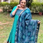 Shweta Menon Instagram – #shwethamenon 
Stylist : @tharunya_vk
Wardrobe: @byhand.in
Accessories: @accessorize_with_ruhnaal
Nails by : @_nail_on_sale_
MUA : @sijanmakeupartist