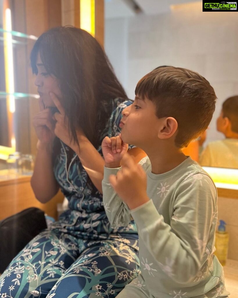 Shweta Tiwari Instagram - For a moment like this! ❤️