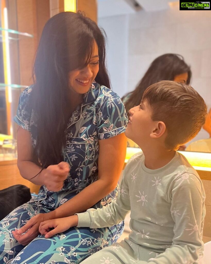 Shweta Tiwari Instagram - For a moment like this! ❤️