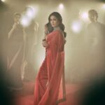 Shweta Tiwari Instagram - Kalakaar: Presenting the @glariconic 2023 calendar Photography @amitkhannaphotography Styling @stylingbyvictor @sohail__mughal___ Hair @sunny_hairr Saree @victor_robinsonofficial Jewellery @goldsmiths_jewellery Reel by @openwindow._ Logistics @tshodenyb Venue partner @pocolocotapasandbar Collabs Partner and Studio partner @maximus_collabs_ Gifting partners @peterjperfumes @ambraee_ @saranyajewellery_ @rubans.in