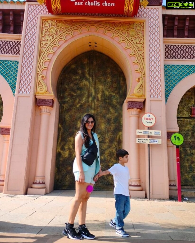 Shweta Tiwari Instagram - Best holistay❤️ Had so much fun at @imagicaaworld Thank you @novotelimagicaa for making Reyansh’s birthday so memorable.. Thank youuu @vikaaskalantri for arranging everything ❤️