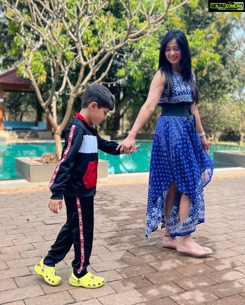 Shweta Tiwari Instagram - Best holistay❤️ Had so much fun at @imagicaaworld Thank you @novotelimagicaa for making Reyansh’s birthday so memorable.. Thank youuu @vikaaskalantri for arranging everything ❤️