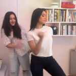 Shweta Tiwari Instagram - Youngest “Monkey” of the set wanted to dance 😍😍 #Trending #KamarMatMatka #DilerKharkiya #Haryanvisong #Newsong #shwetatiwari