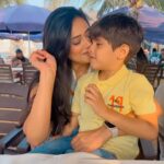 Shweta Tiwari Instagram - My new year post with my Munchkin ❤️❤️❤️ #mylove #nanhayatri #happp2023🔥💥