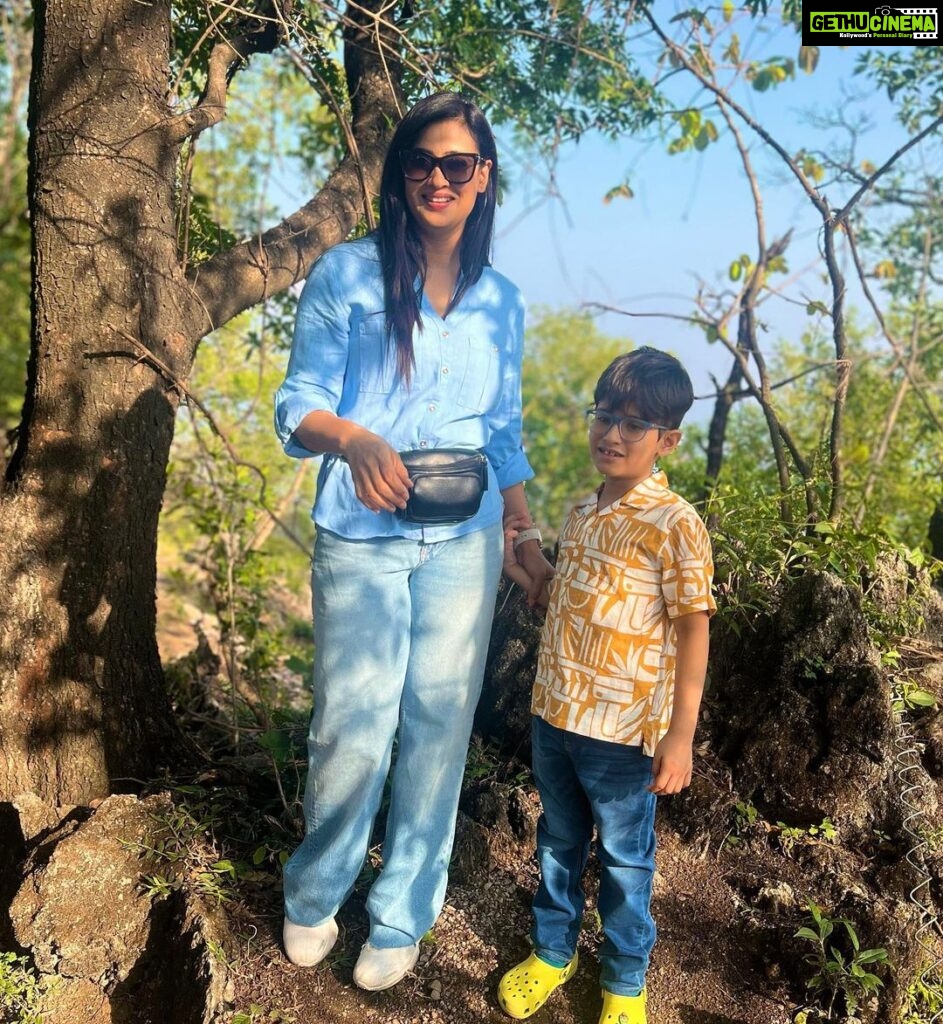 Shweta Tiwari Instagram - Picnic in the mountains 🧺 @thewestinhimalayas