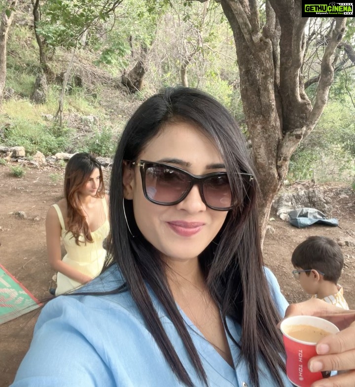 Shweta Tiwari Instagram - Picnic in the mountains 🧺 @thewestinhimalayas