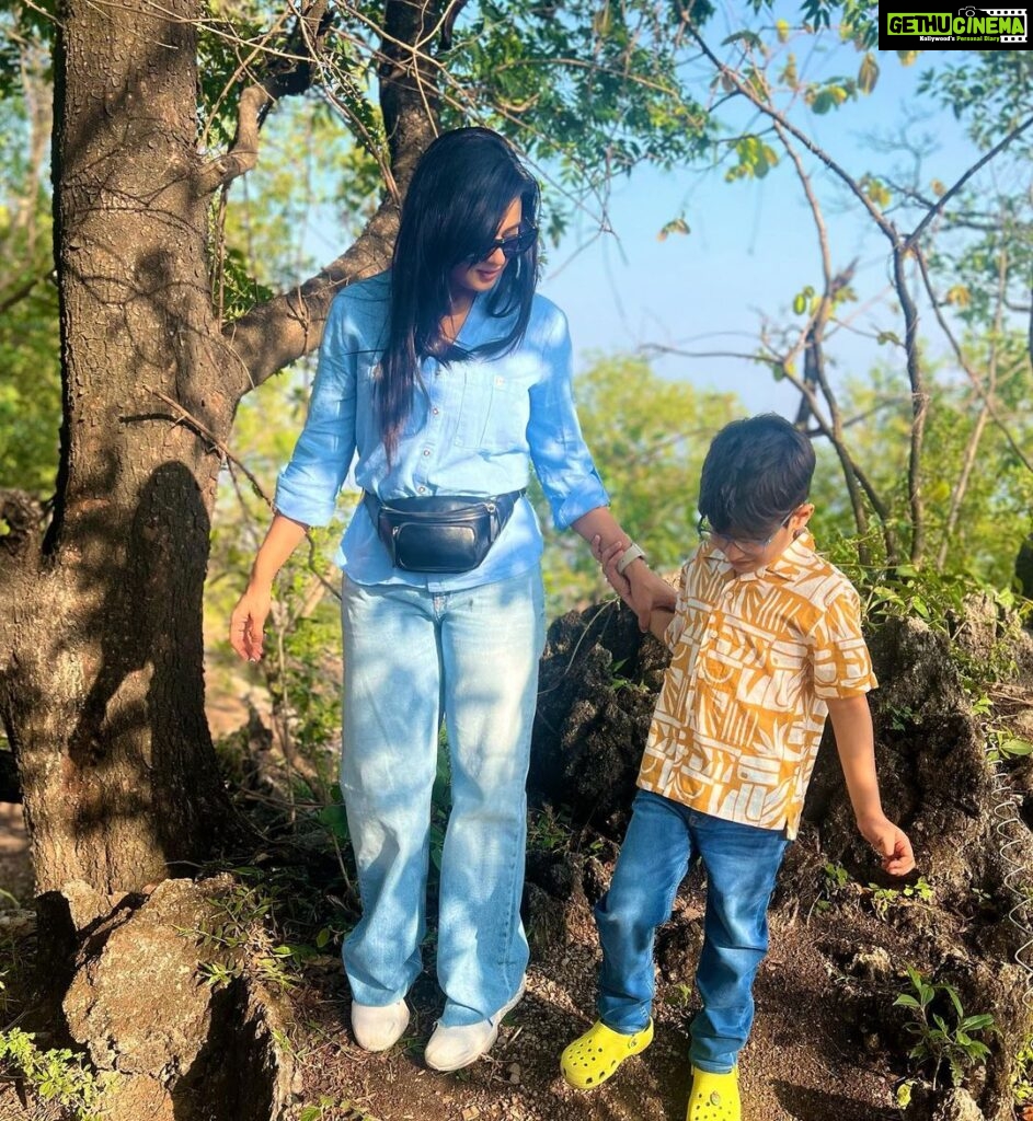 Shweta Tiwari Instagram - Picnic in the mountains 🧺 @thewestinhimalayas