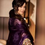 Shweta Tiwari Instagram - जो नहीं मिला..उसी की चाहत रखती है! मिल जाए…फिर क़दर कहाँ रहती है! Clicked by @amitkhannaphotography Styled by @sohail__mughal___ @stylingbyvictor Assisted by @styleby_antara Outfit @youngberry_official Jewellery @rubans.in Hair @hair_by_rahulsharma Makeup @durgedeepak76 Novotel Mumbai International Airport