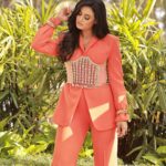 Shweta Tiwari Instagram - Tribe vibe ! Styled by @stylingbyvictor @sohail__mughal___ Clicked by @amitkhannaphotography Outfit @zara Corset @nidzign Accessories @mozaati Assisted by @styleby_antara Hair @hair_by_rahulsharma Makeup @durgedeepak76 Location @novotelmumbaiairport