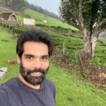 Sibi Sathyaraj Instagram - Scotland of India! #coonoor #Sibiraj #Sibisathyaraj #RevathiSibiraj #Dheeran #Samaran #Ranbros #summer #summerholidays #familytime #familygoals Coonoor