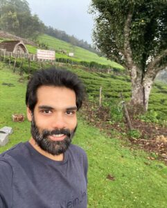 Sibi Sathyaraj Instagram - Scotland of India! #coonoor 

#Sibiraj #Sibisathyaraj #RevathiSibiraj #Dheeran #Samaran #Ranbros #summer #summerholidays #familytime #familygoals