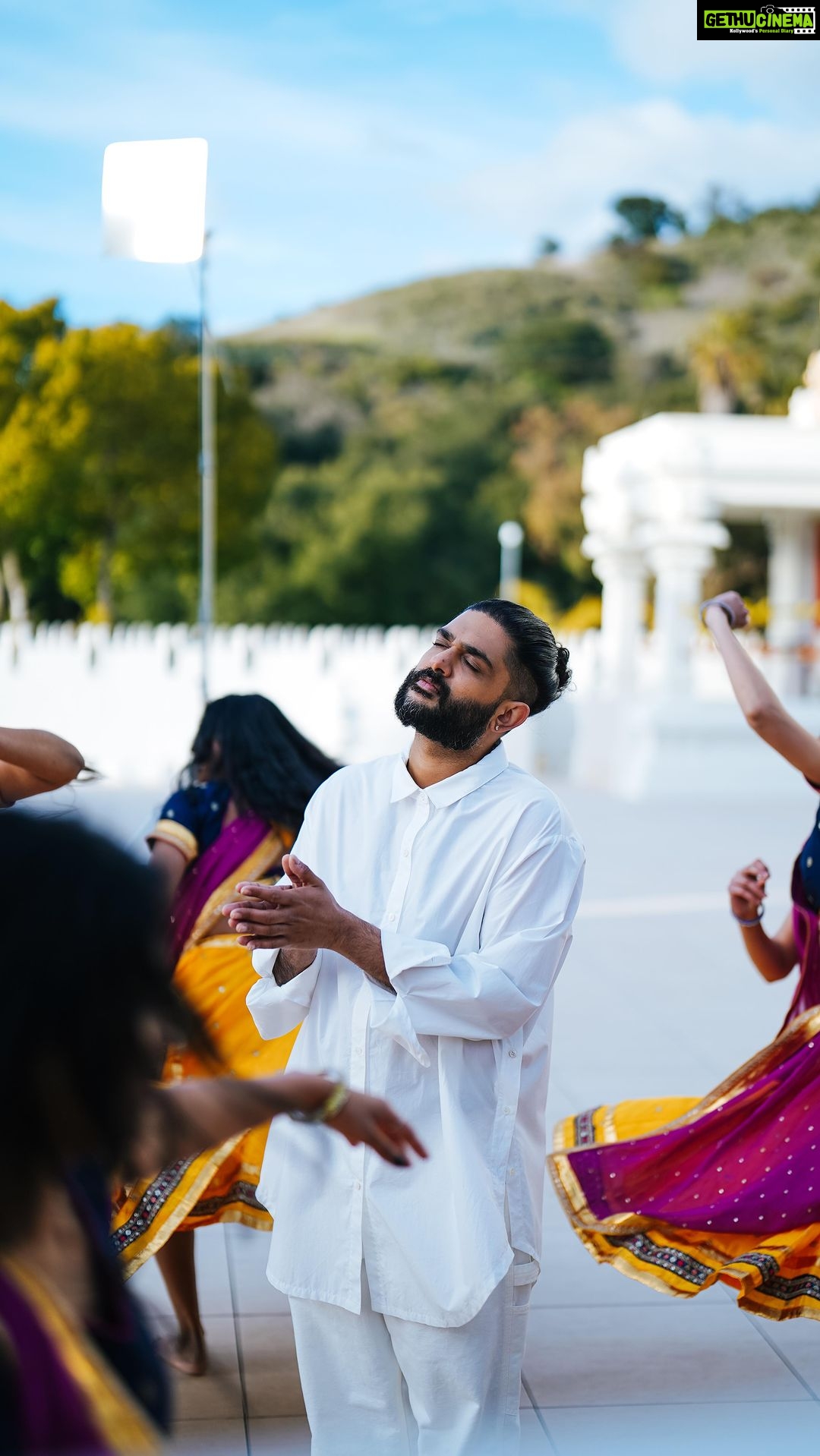 Sid Sriram Instagram - Do the Dance music video out now! All love, no hate