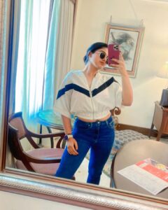 Siddhi Idnani Instagram - 🌻🥰🌸🌈💜🧿