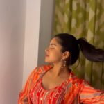 Siddhi Idnani Instagram - just photos on the grid get a little boring no? 🧡 Styled by - @keerthysampath Outfit @issadesignerstudio