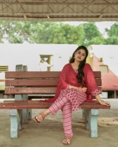 Siddhi Idnani Instagram - at the thought of you. 

Shot by - @deepak_durai_photography 
Hair & Makeup - @priya_durai_makeoverartistry 
Conceptualised by - @arunprajeethm