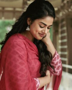 Siddhi Idnani Instagram - at the thought of you. Shot by - @deepak_durai_photography Hair & Makeup - @priya_durai_makeoverartistry Conceptualised by - @arunprajeethm