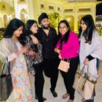 Siddhi Idnani Instagram - 15+ years of friendship with these pieces of my heart ♥️ and our family keeps growing.. @riiizuss you made the most beautiful bride. I love love love you and I’m going to miss you even more. 🥹 Welcome to our crazy family @manishchopra512 👫🥰 Balotra,rajasthan