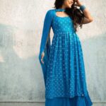 Siddhi Idnani Instagram - entering 2023 with a grinning smileeee 💙 wearing: @nooranibyla styled by: @romamamiaa clicked by: @saurabh_sonkar