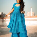Siddhi Idnani Instagram - entering 2023 with a grinning smileeee 💙 wearing: @nooranibyla styled by: @romamamiaa clicked by: @saurabh_sonkar