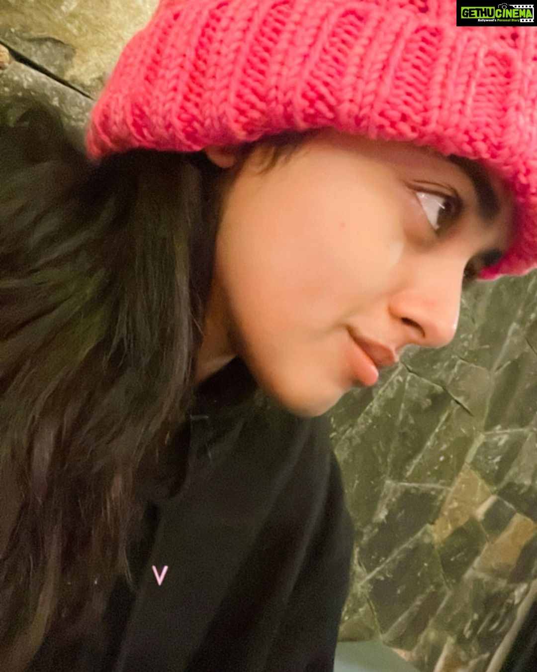 Siddhi Idnani Instagram - The idea is to fill life with stories to tell 💜🥰🥶 #kodaikanaldiaries @four_views 📍 Kodaikanal- Princess of Hills
