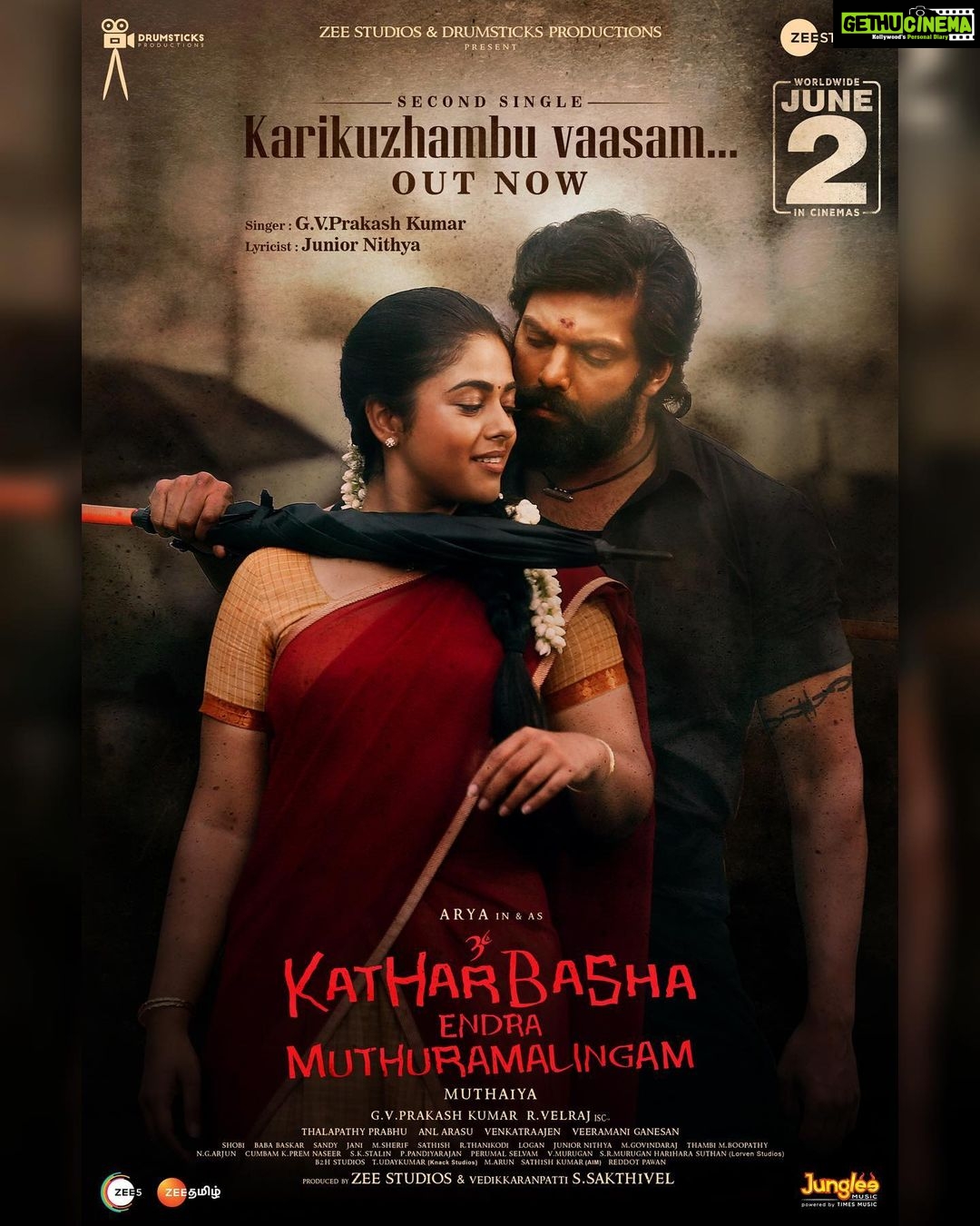 Siddhi Idnani Instagram - Get yourself immersed into the Gramathu Vibe!🥁 Here's the #KarikuzhambuVaasam Song from #KEMTheMovie ❤️🎶 ▶️https://youtu.be/SVEPSJTBmm8 🎙️Singer : @gvprakash ✒️ Lyricist: @junior_nithya 🕺🏽 Choreographer: @alwaysjani #KEMTheMovie #KEMOnJUNE2 @aryaoffl #DirectorMuthaiya @siddhi_idnani @gvprakash #DOPVelraj @zeestudiosofficial @drumsticks.productions @jungleemusicsouth @kirubakaran.AKR @vedikaranpatti @venkat_raajen @veeramaniartdirector #Analarasu @shobi_master #Bababaskar @sherif_choreographer @dancersatz @teamaimpro