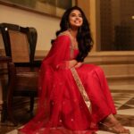 Siddhi Idnani Instagram - “I’m going to make everything around me, beautiful” - Elsie de wolf 🤍 Styling & designer - @labelswarupa 📸- @deepak_durai_photography MakeUp & Hair - @kaviyaartistry_off Jewellery- @mspinkpantherjewel