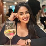 Siddhi Idnani Instagram - there’s so much to smile about 🥰