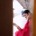 Siddhi Idnani Instagram - A curious girl, a wanderer. Delicate & unsure. Onto a journey with grace & strength. 📸 - @deepak_durai_photography Hair & make up - @priya_durai_makeoverartistry Concept - @arunprajeethm