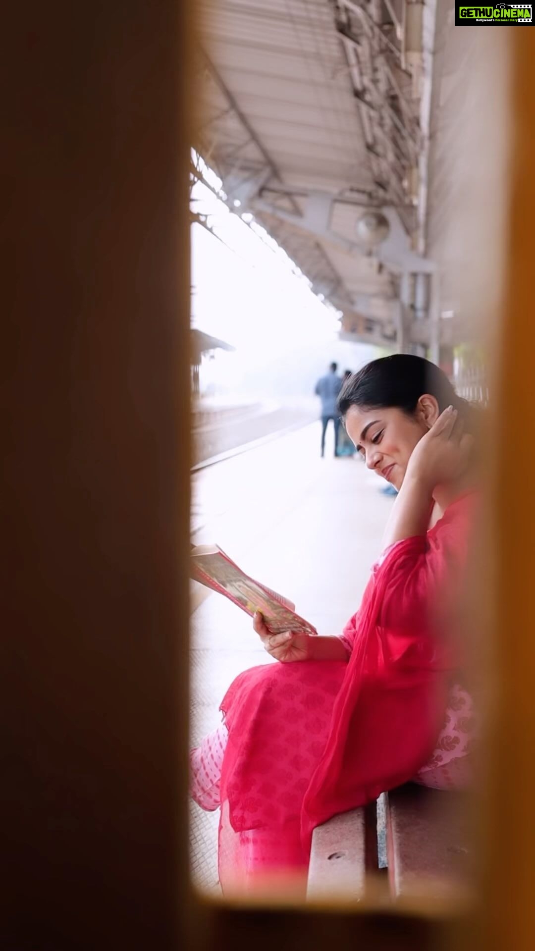 Siddhi Idnani Instagram - A curious girl, a wanderer. Delicate & unsure. Onto a journey with grace & strength. 📸 - @deepak_durai_photography Hair & make up - @priya_durai_makeoverartistry Concept - @arunprajeethm