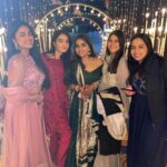 Siddhi Idnani Instagram - 15+ years of friendship with these pieces of my heart ♥️ and our family keeps growing.. @riiizuss you made the most beautiful bride. I love love love you and I’m going to miss you even more. 🥹 Welcome to our crazy family @manishchopra512 👫🥰 Balotra,rajasthan