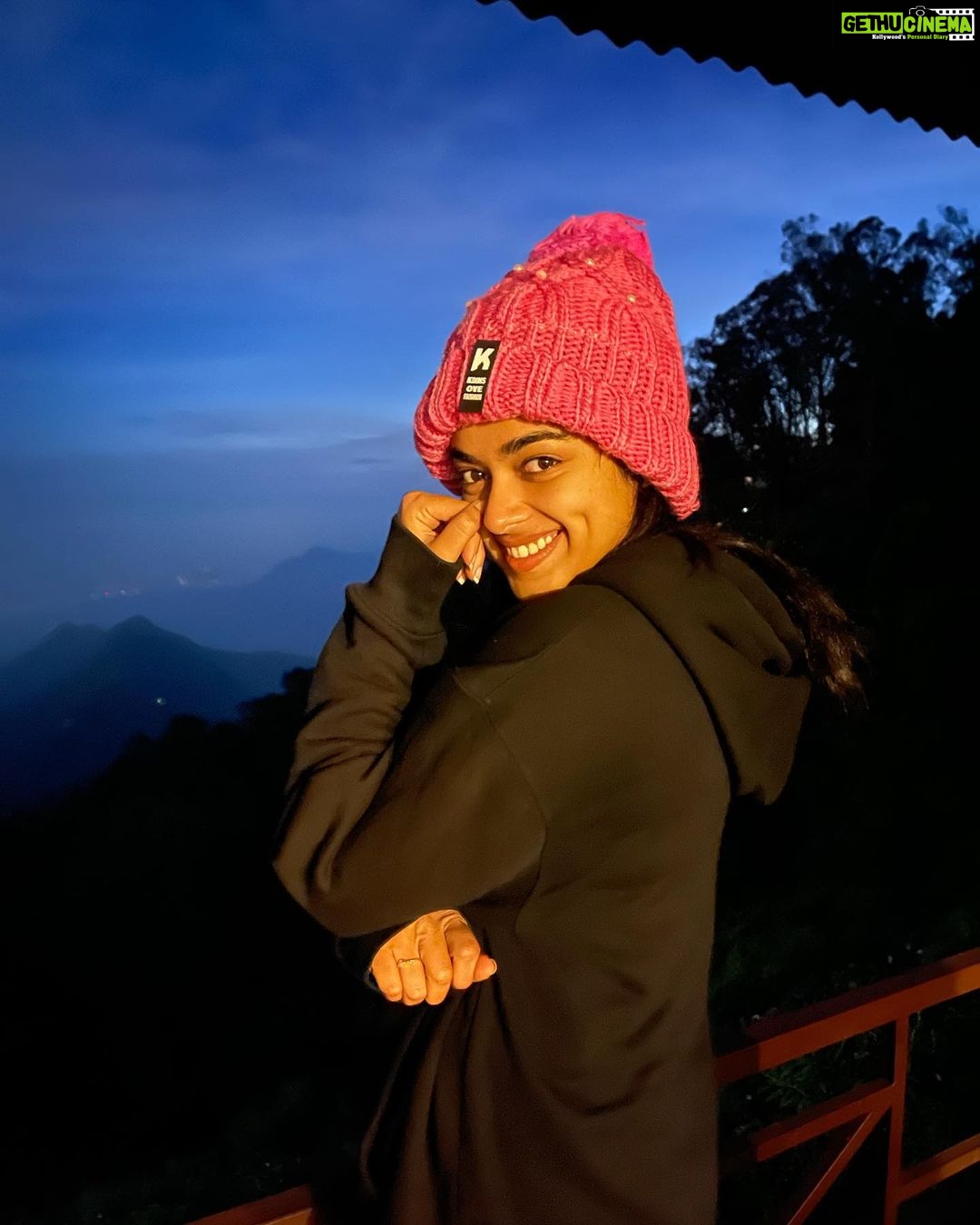 Siddhi Idnani Instagram - The idea is to fill life with stories to tell 💜🥰🥶 #kodaikanaldiaries @four_views 📍 Kodaikanal- Princess of Hills