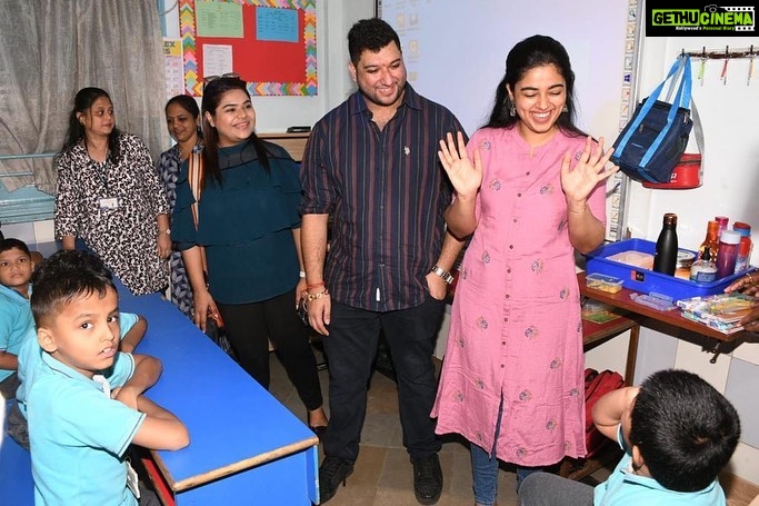 Siddhi Idnani Instagram - Spend my afternoon with the specially abled kids at Little Angels. The smile on their faces.. ah priceless! 🥰🧿