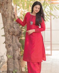 Siddhi Idnani Instagram - love when it comes without a warning🌹

styled by - @keerthysampath 
shot by - @karthikakphotography
jewellery- @avyaali