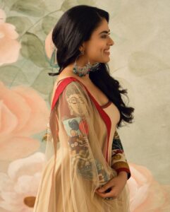 Siddhi Idnani Instagram - blessed beyond measure🤍 Wardrobe/styling : @labelswarupa 📸: @prachuprashanth Make up : @reenapaiva Hairstylist : @durga_hair_stylist @studioi.india @mizubackdrops @arunprajeethm