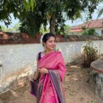 Siddhi Mahajankatti Instagram - • Killing the Monday blues • #traditional #trending #saree #wedding Shangumukam temple
