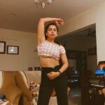 Siddhi Mahajankatti Instagram - • I just love slow dancing in my own party • #dance #dancechallenge #feelitreelit #slowdance #homealone #trendingsongs #trending #trendingreels Bangalore, India