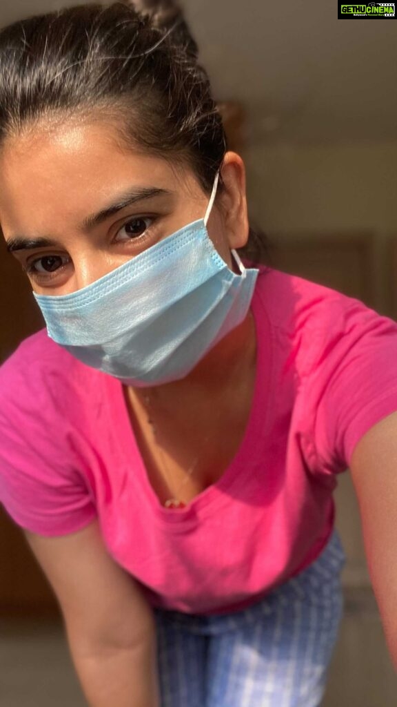 Siddhi Mahajankatti Instagram - • #maskonchallenge • Fam, Mask is our only bestie for the next idk how many generations. India is battling the second wave and the battle field doesn’t look great at all. I request all of you to prevent and protect yourself by wearing the mask right. Keep your family, loved ones, friends, followers, acquaintances and everyone to wear mask no matter what! #covid_19 #secondwave