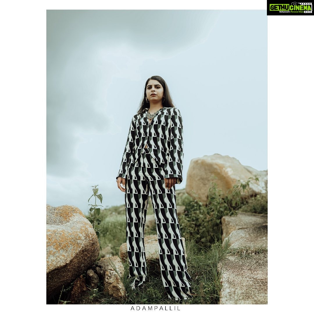 Siddhi Mahajankatti Instagram - I D E N T I T Y | a series by @adampallil __________________________________________ Featuring : @siddhi_mahajankatti Styling : @adampallil HMUA : @ravishing_box Photography : @aisha_moidhu Asstd : @raafiimohammed _____________________________________ #adampallil Bangalore, India