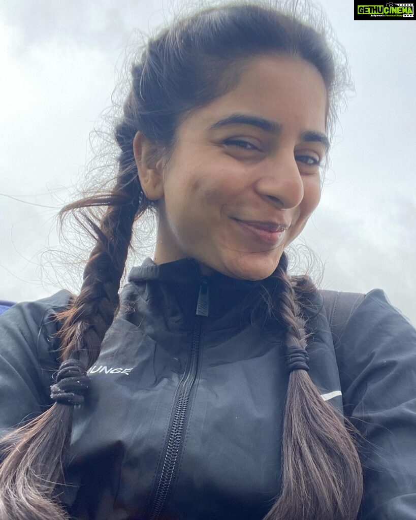 Siddhi Mahajankatti Instagram - • Happy girl on the mountains • #trek #for #life MakaliDurga Hills