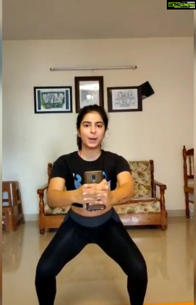 Siddhi Mahajankatti Instagram - This challenge motivates me to get fitter day by day ! Step 1: Get the song bring Sally up by BPM or flower by Moby Step 2: Get into your squat position Step 3: Do your squats according to the song Step 4: Remember to post ittt! 🤗 I challenge the following friends of mine to do this - @akhila_mohan @aishasayed @tanyapaul12 @melverlobowho @leapbangalore (Members) @siddharth2121 @kalidas_jayaram @roshan.matthew @ishazmohamed @theshreyansjain Thanks to @kadeshberlinfitness for motivating me everyday by being my personal trainer! Thank you @sellydsouzahahaha for challenging me to do this! I would like you guys to further nominate your friends as well! Let's get fit 2020 fam ❤️