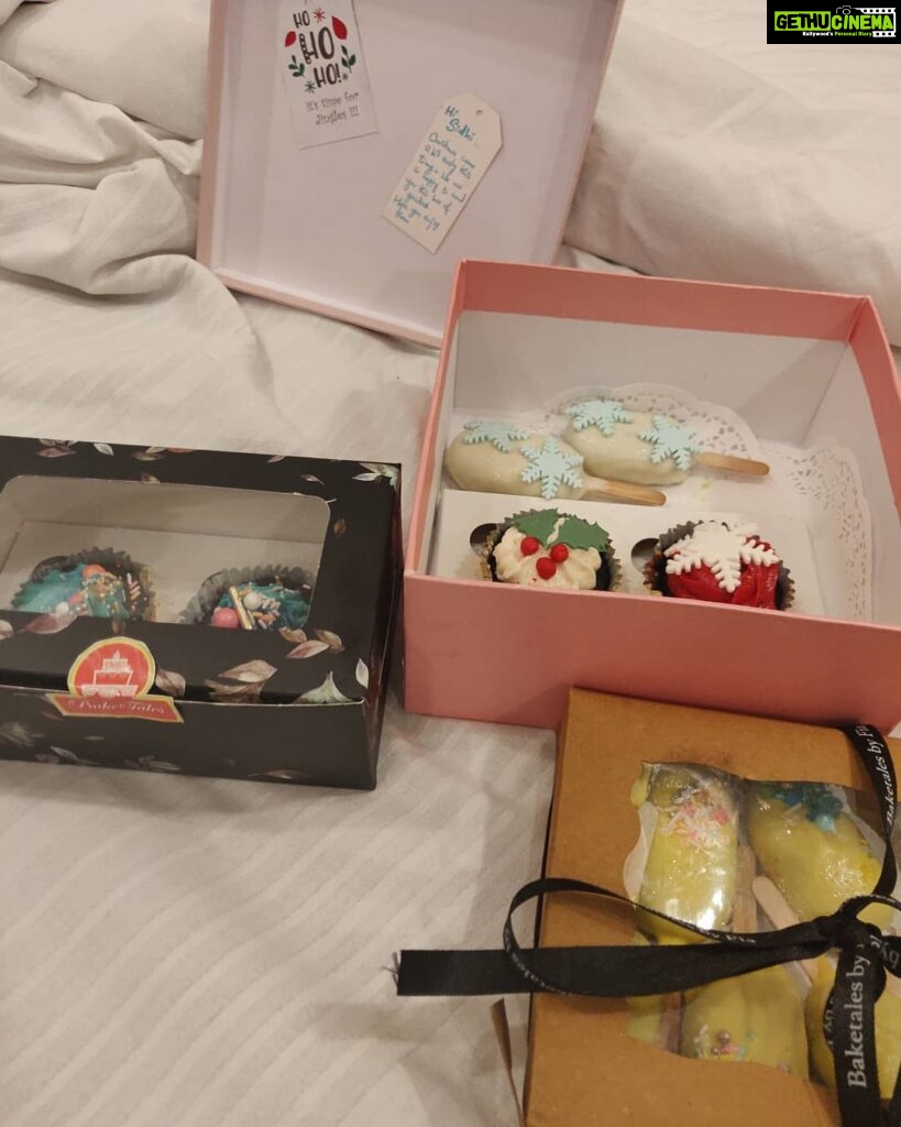 Siddhi Mahajankatti Instagram - • I clearly remember, it was in my 11th grade that I was amused with @baketales_byfia wedding at first and then her artistic work in the field of baking .... And yesterday I received her cute goodies and I loved it.... They were Soo beautiful and the yummiest!!! Thanks a lot chech!! • PS: I think I know where to get my bday cake from now 🙈 Renai Cochin