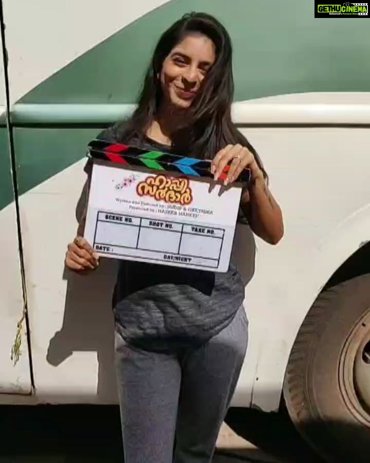 Siddhi Mahajankatti Instagram - • Happy Sardar in theatres on the 28th of November 2019• PS : I'll be there at Padma first day first show!! Kochi, India