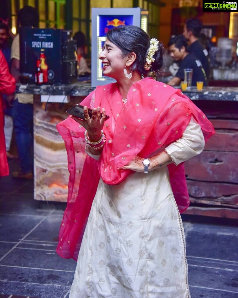 Siddhi Mahajankatti Instagram - • Proper potola , Nakhara hai swag , Suit patiala, Chunni mera Pink • Bangalore, India