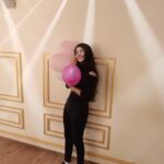 Siddhi Mahajankatti Instagram - • Thank you @butterartisancafe for having me over❤️ The food was finger licking yummm ❤️ All the very best @surumi_nb and really proud of your husband for supporting your goals! Head over to @butterartisancafe and have these : - Pink lemonade - Onion rings (This is my personal favorite) - Pineapple feta cheese salad ( This was finger licking yum) - Mushroom stroganoff (This filled my tummy )• PS : Swipe to see the food pictures 😋 Butter Artisan Cafe
