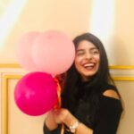 Siddhi Mahajankatti Instagram - • Thank you @butterartisancafe for having me over❤️ The food was finger licking yummm ❤️ All the very best @surumi_nb and really proud of your husband for supporting your goals! Head over to @butterartisancafe and have these : - Pink lemonade - Onion rings (This is my personal favorite) - Pineapple feta cheese salad ( This was finger licking yum) - Mushroom stroganoff (This filled my tummy )• PS : Swipe to see the food pictures 😋 Butter Artisan Cafe