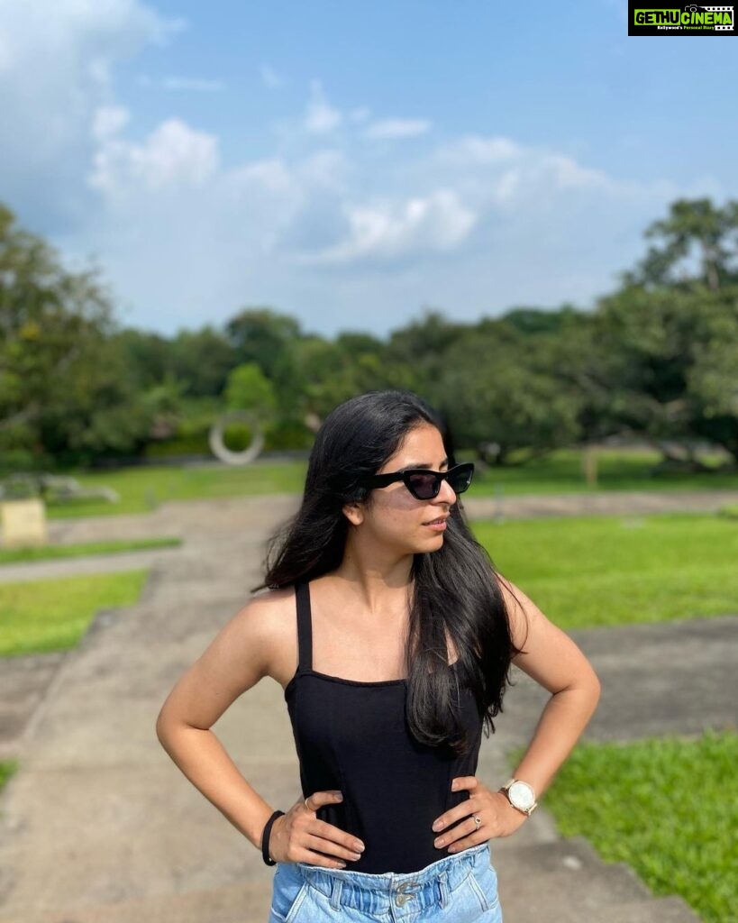 Siddhi Mahajankatti Instagram - • Just me contemplating on life 🙄• PS : Adulting is such a difficult phase of life #trend #picofday #picture #fyp #life