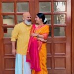 Siddhi Mahajankatti Instagram - • Happy Diwali Fam ♥️ • Love, Mahajankattis VC : @shrikardmahajankatti #trendingreels #trending #trendingsongs #transitionreels #transition #transitions #daddydaughter #fatherdaughter #love #diwali #diwalidecorations #diwalioutfit Bangalore, India